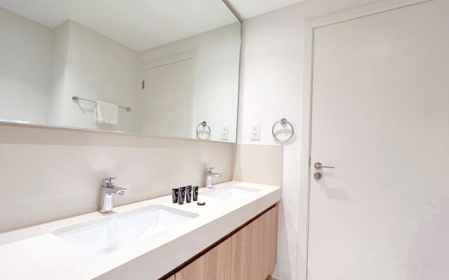 Stunning 2B in Downtown Views Burj Khalifa View