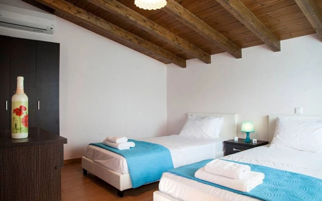 Villa Manos in Ligia