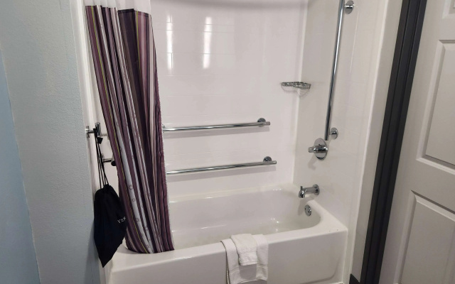 La Quinta Inn & Suites by Wyndham Warner Robins - Robins AFB