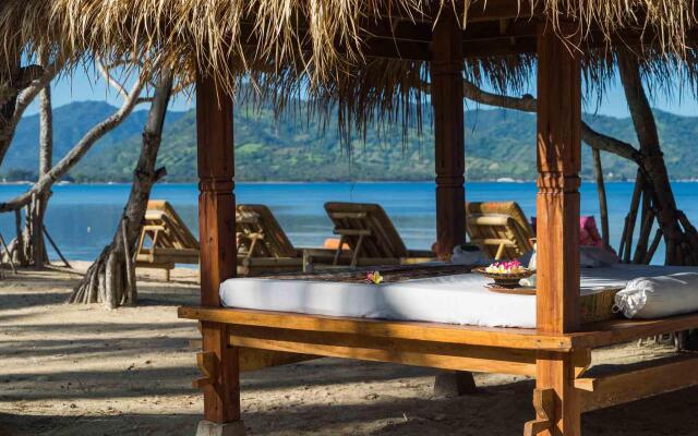 Sira Beach House