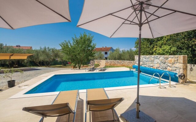 Amazing Home in Malinska With Wifi and 2 Bedrooms