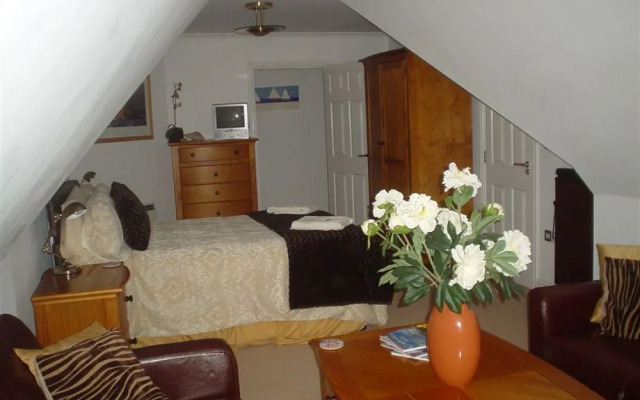 Kernow Homes - Travel accommodation