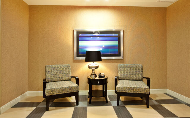 Holiday Inn Express Hotel & Suites, a Baton Rouge-Port Allen, an IHG Hotel