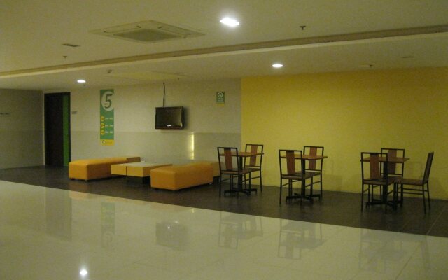Go Hotels Plus Mandaluyong