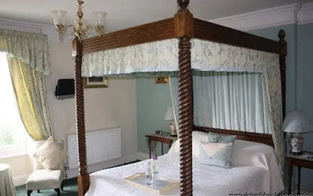 Woodlands Country House