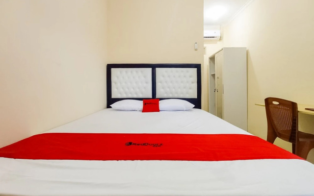 RedDoorz Syariah near JBC Jambi