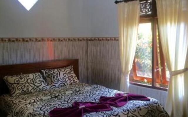 Tudes Family Homestay