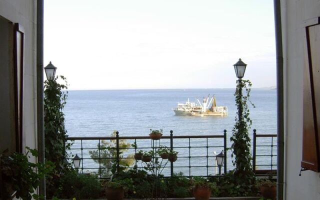 Karlibel Ikizevlerhotel