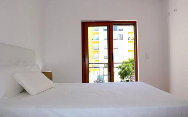 Damaia Apartment