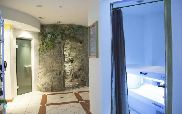 Hotel Neder