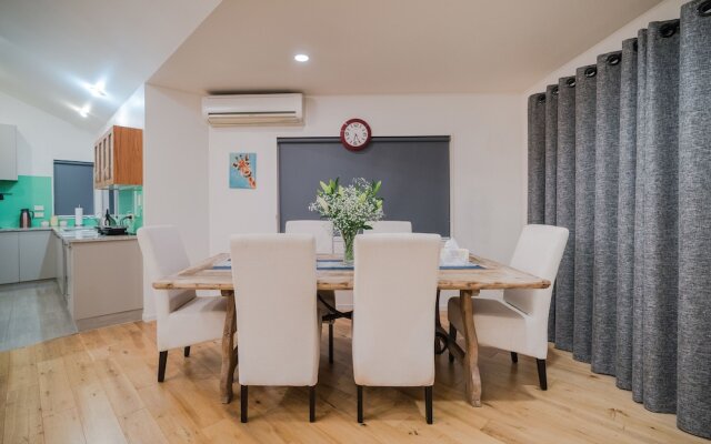 Windsor Park Spacious & Modern 3 bedrooms House