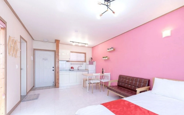 Yeosu Maison Blanche Pension