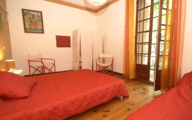 Charming Hunting Lodge near Loupian with garden