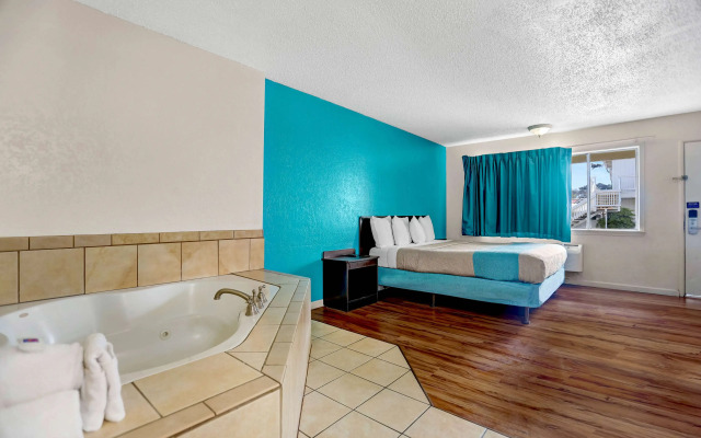 Motel 6 Fort Bragg, CA