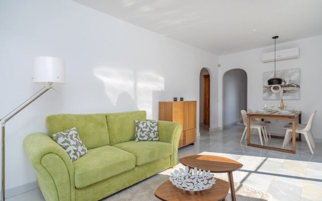 Bright Apartment With Sea View And Terrace Ref 53