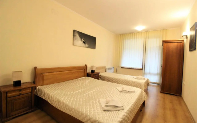 Pine Tree Apartment 3 - B3
