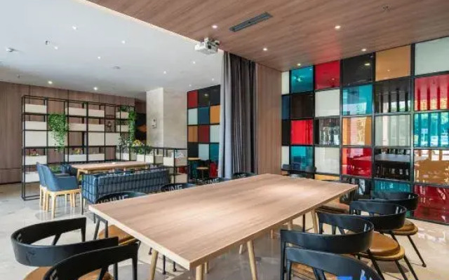 IGenie E-sports Hotel (Chengdu Xipu Branch)