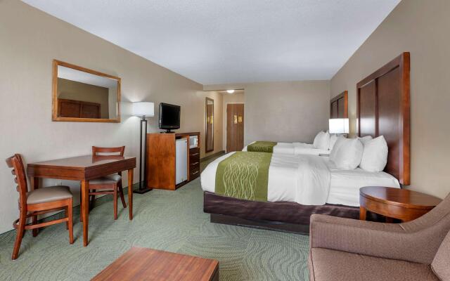 Comfort Inn Muscatine near Hwy 61