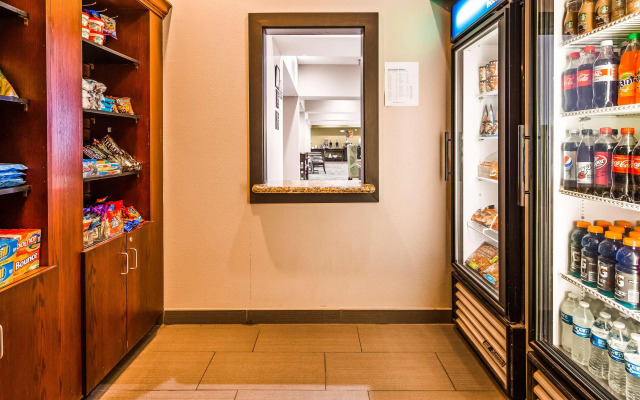 Best Western Golden Prairie Inn & Suites