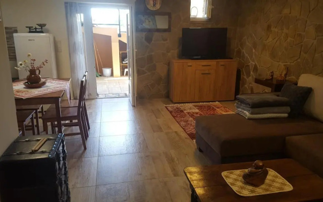 Gyöngyvirág Apartman