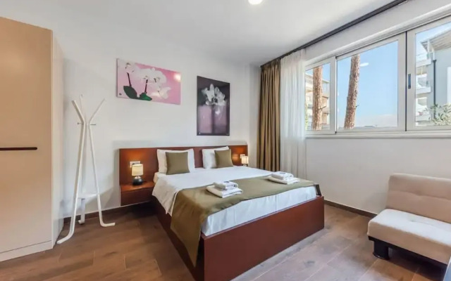 Modern Studio by the Beach - Orkidea