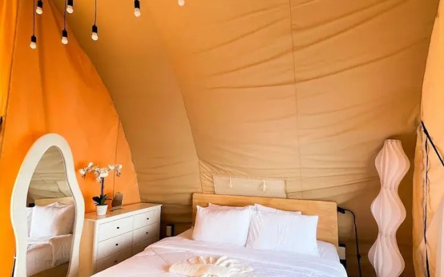 Floating Home in Reef Resort Unit 13