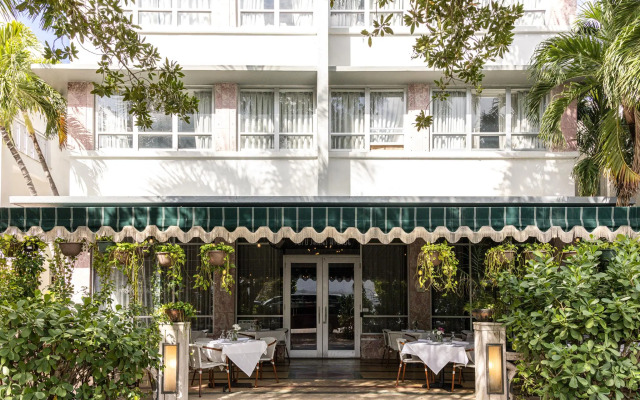 Crest Hotel Suites