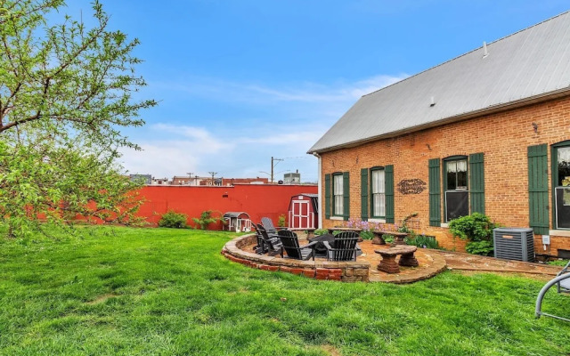 Dickinson Room by Main Street Bed & Breakfast