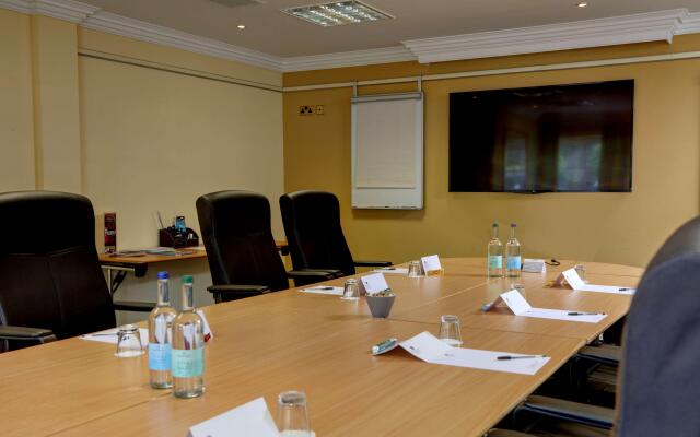 Crowne Plaza East Midlands Airport by IHG