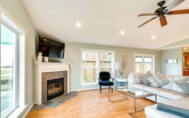 Beachfront Westport Home w/ Deck!