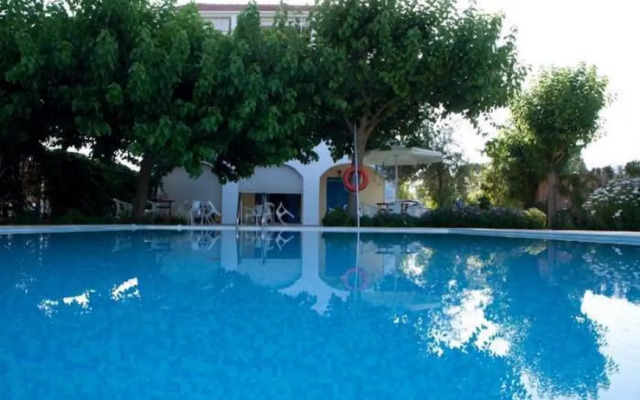 Thanasis studios
