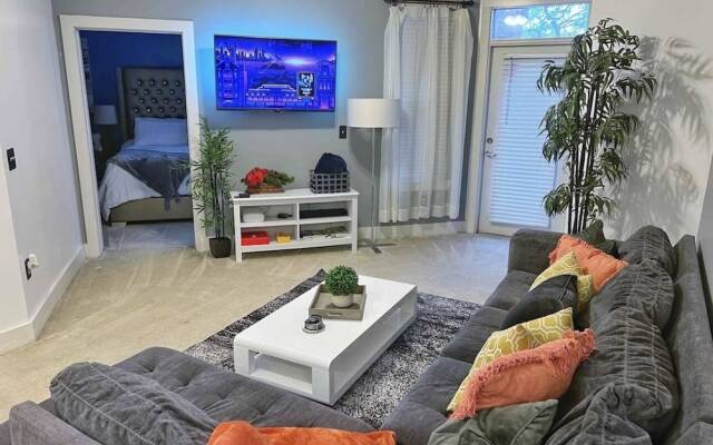 2 Two King Bed Buckhead Condo