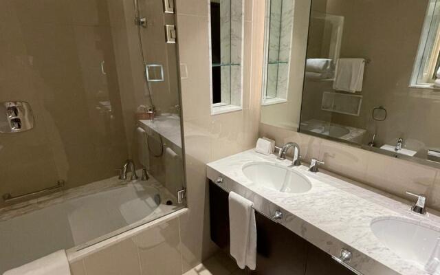 Luxurious Stay at The Address Fountain Views