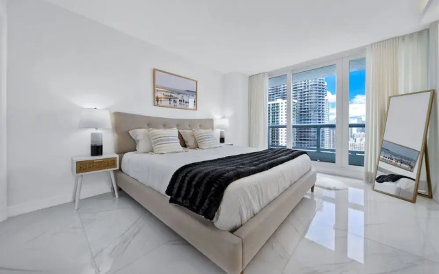 Serene and Modern Apartment Centrally Located