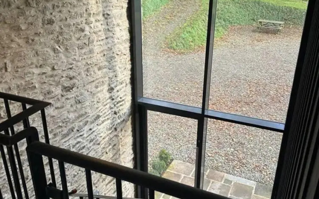 Stunning 3-bed Stone Barn Near Sion Mills
