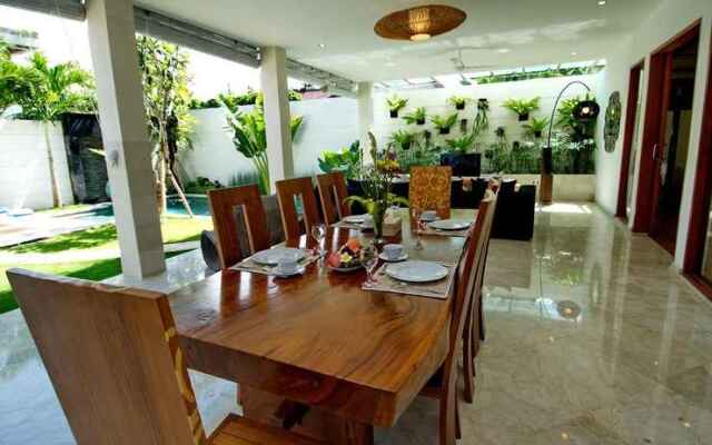Villa Lumut