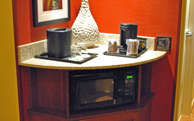 Courtyard by Marriott Evansville East