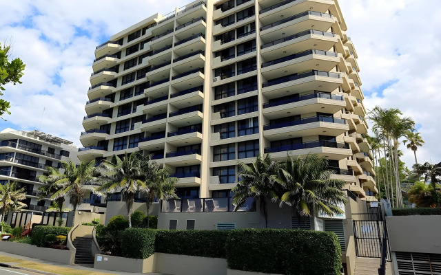 Clubb Coolum Beach Resort