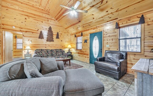 Bear Trail 2 Bedroom Cabin by Redawning