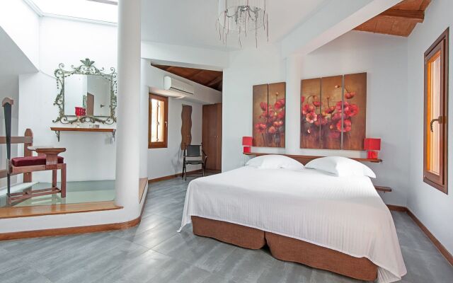 Poikilma Alonissos Villas