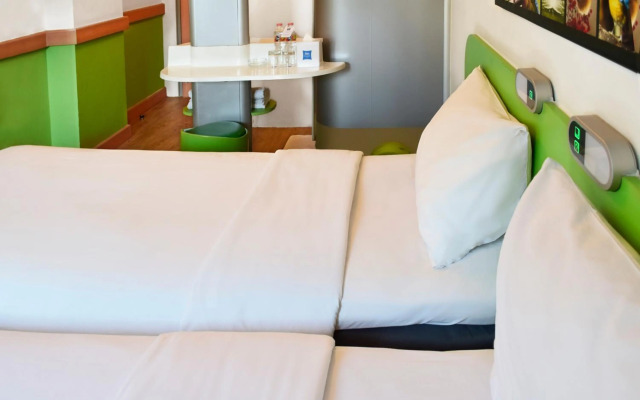 Ibis Budget Semarang Tendean