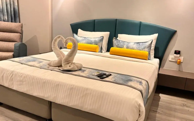 The Excellency by OYO Rooms