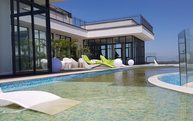 Kingfisher Nest Hotel Suites