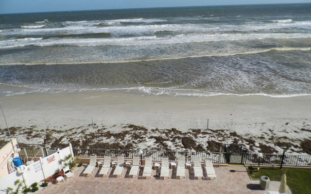 Beachside Hotel