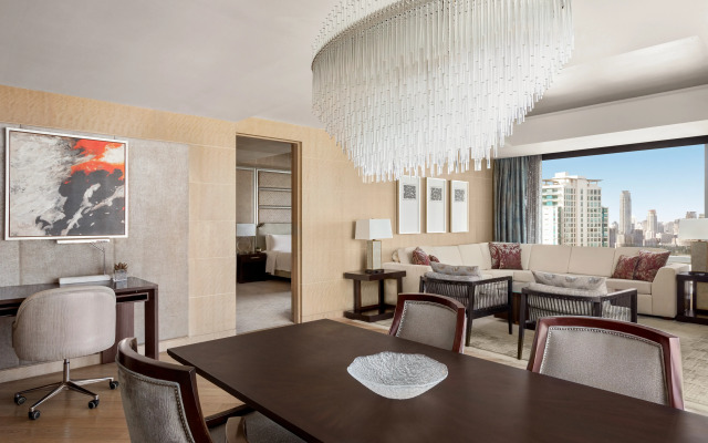 Shangri-La Residences at the Fort, Manila