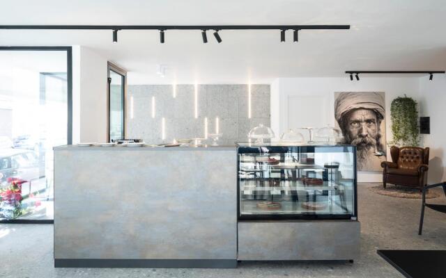 Alkamuri Posh Hotel Spa 107 Jacuzzi Suite