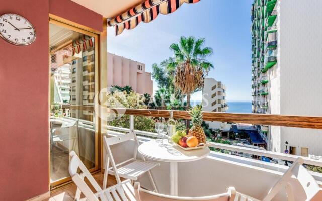 Modern 1 BR apartement in very center of Marbella.