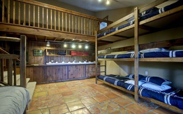 Bullhead Mountain Lodge - 8 Br Home