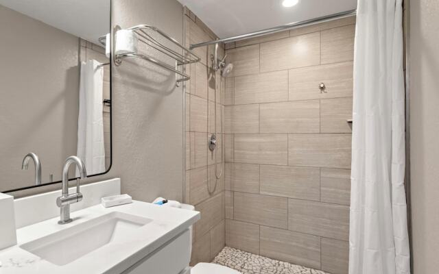 Sunset Vistas 504 South