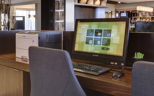 Courtyard by Marriott Indianapolis Airport